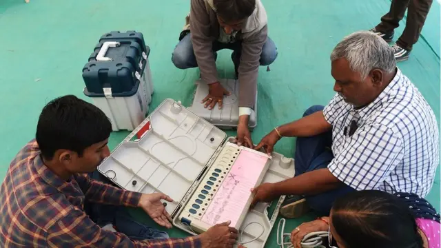 மின்னணு வாக்குப்பதிவு இயந்திரத்தில் முறைகேடு