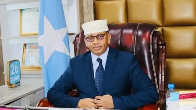 Wasiirka Warfaafinta Soomaaliya, Cismaan Abuukar Dubbe