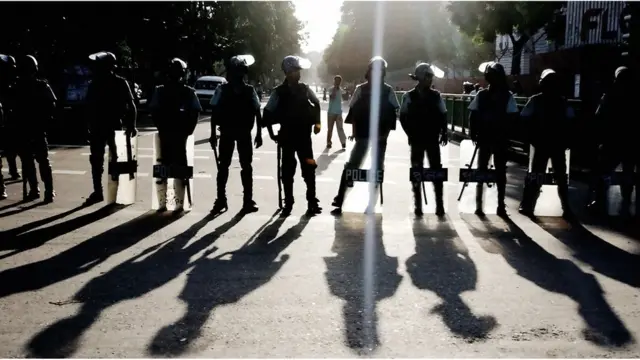 পুলিশের নিরাপত্তা ব্যবস্থা