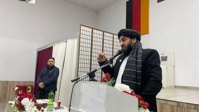 عبدالباري عمر په افغانستان کې د طالبانو حکومت د خوړو او درملو ادارې مشر دی.
