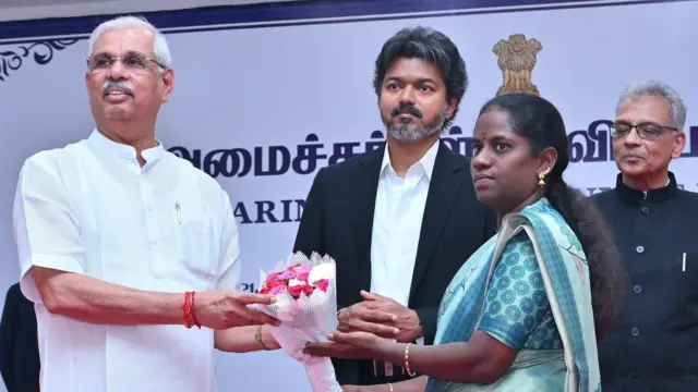 விஜயின் அமைச்சரவை
