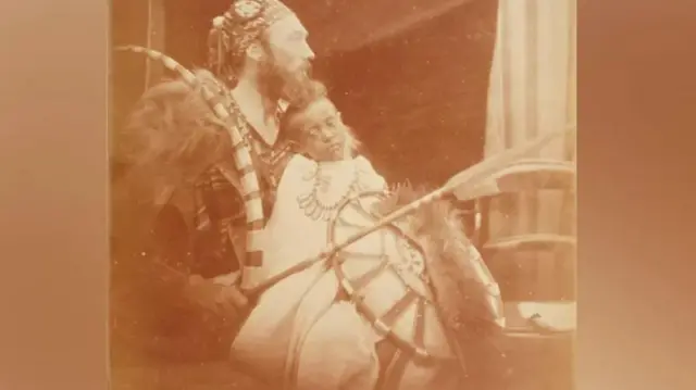 ब्रिटिश कॅप्टन स्पीडी यांनी अलेमायूला इथिओपियातून इंग्लंडमध्ये आणलं 