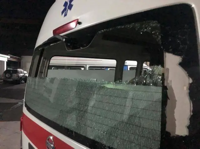 Бишкектеги 5-октябрда башталган митингдер учурунда бир нече тез жардам унаасы, ичиндеги жабдыктары талкаланган