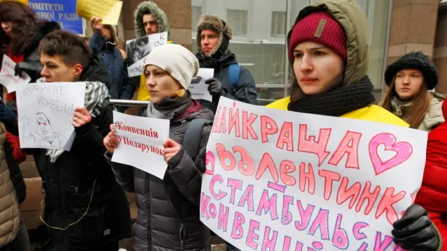 Акція на підтримку Стамбульської конвенції проти насильства і несправедливості щодо жінок