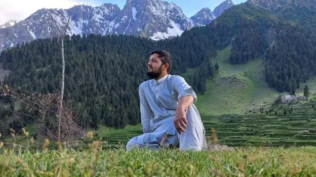 Жаныбек казынын чөбөрөсү Идрис Мухаммаджан уулу. Пакистанда тартылган сүрөт 