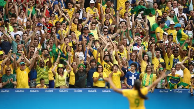 Hinchada brasileña en el Maracaná