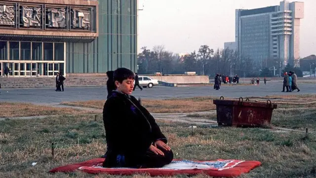 Qishloq hammomi porno rasm Hujum uyqu porno