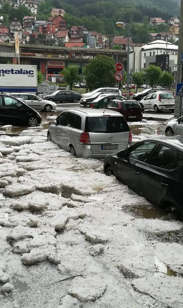 Grad je pogodio Užice