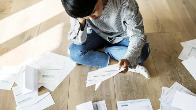 زادت الأعباء المالية التي يتحملها الموظفون حديثو التخرج