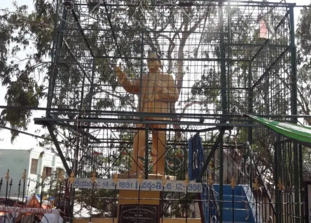 అంబేడ్కర్ విగ్రహం