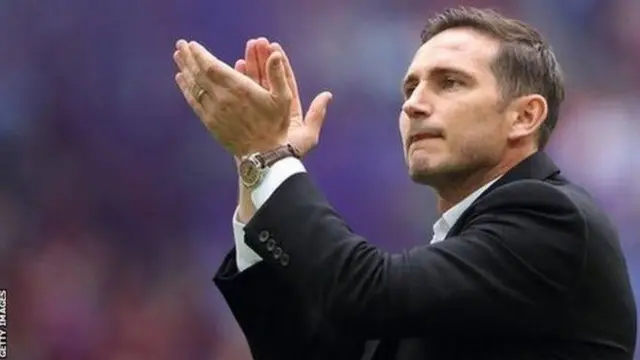 Lampard anasisitiza kuwa Chelsea wako sokoni tu kuwasaka wachezaji wenye "haiba ya juu" katika kipindi cha dirisha la uhamisho mwezi Januari. (Express)