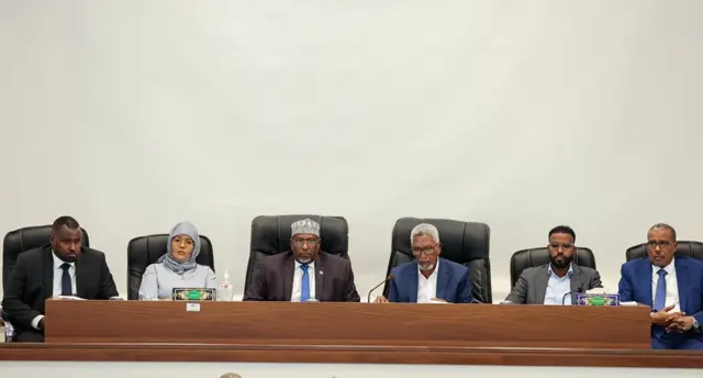 Yalangoch aktyorlar teatrini tomosha qiling