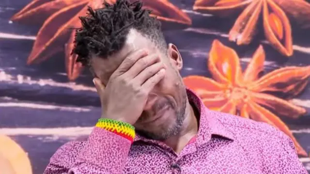 ታሪኩ ኣብ ኢቢኤስ ቀሪቡ ክበክይ ከሎ