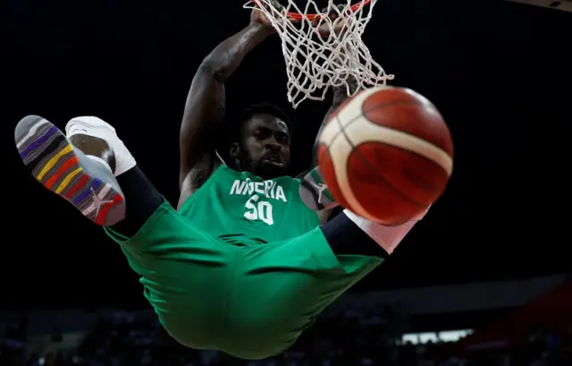 Ciyaartooy Nigeria u dhahshay oo tartanka kubadda kolayga gol ka dhalinayey ciyaarta ay la yeesheen waddanka Shiinaha oo ciyaartaasi marti geliyey.