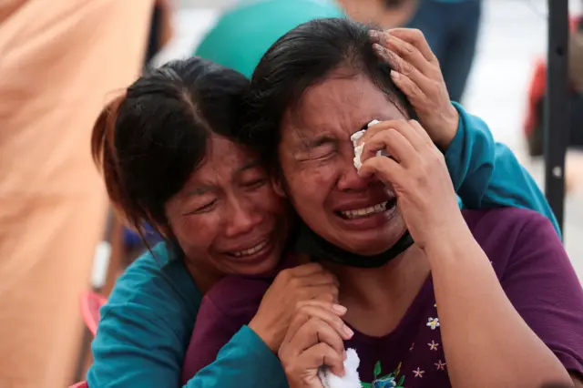 ပျောက်ဆုံးနေသူတွေရဲ့ မိသားစုတွေ ပူဆွေးကြ