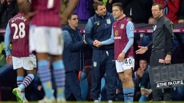 تیم شروود، سرمربی سابق استون ویلا، ده سال پیش برای اولین بار فرصت بازی در لیگ برتر را به گریلیش جوان داد