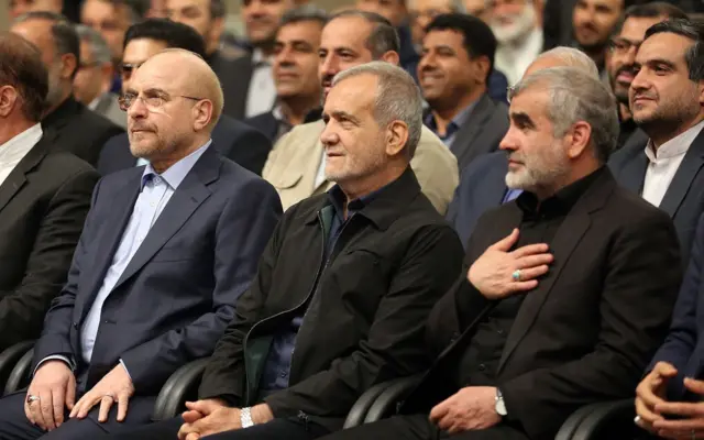 مسعود پزشکیان و محمدباقر قالیباف در حسینیه امام خمینی 
