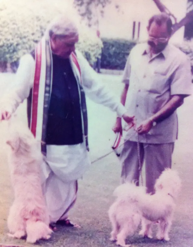 શિવકુમાર સાથે વાજપેયી