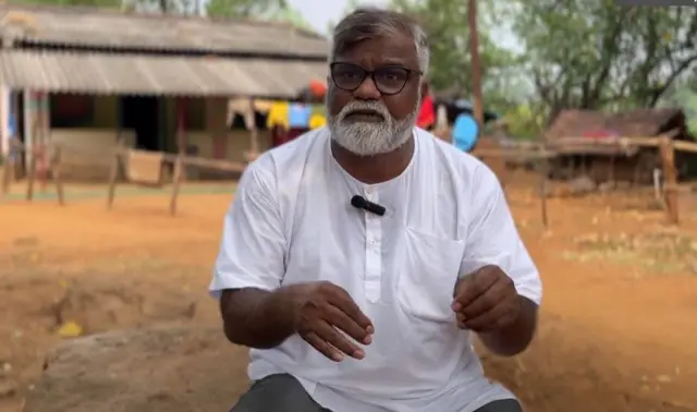 सामाजिक कार्यकर्ते आणि अध्यक्ष ग्रामसंवर्धन सामाजिक संस्थेचे संतोष ठाकूर 