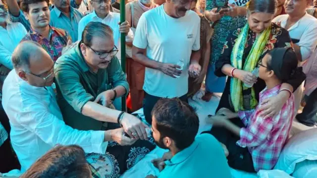 जंतर-मंतरवरील विद्यार्थ्यांचं उपोषण 23 दिवसांनंतर समाप्त; मोठा फौजफाटा तैनात, मेट्रो स्टेशन्स बंद