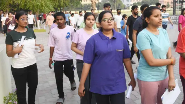 नीटचे विद्यार्थी 