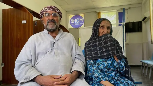 రహమతుల్లా, ఆయన తల్లి నౌర్నమా