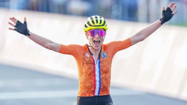 A ciclista holandesa Annemiek van Vleuten