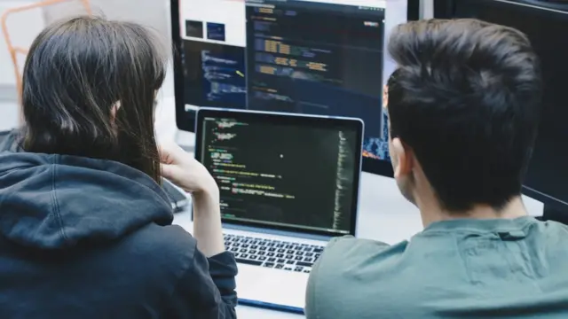 கணித சூத்திரங்கள் இல்லாமல், நிரல்கள் இல்லாமல் மென்பொருட்களை எப்படி உருவாக்கலாம் (No Code, Low Code) என்பதைக் கற்றுக் கொள்ள வேண்டும்