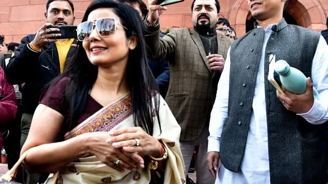 महुआ मोइत्रा