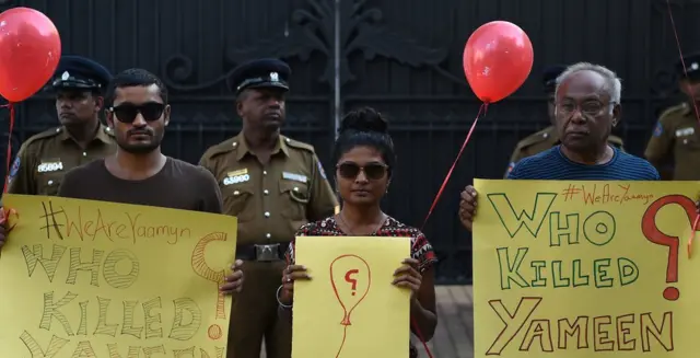 Демонстранты на Мальдивах