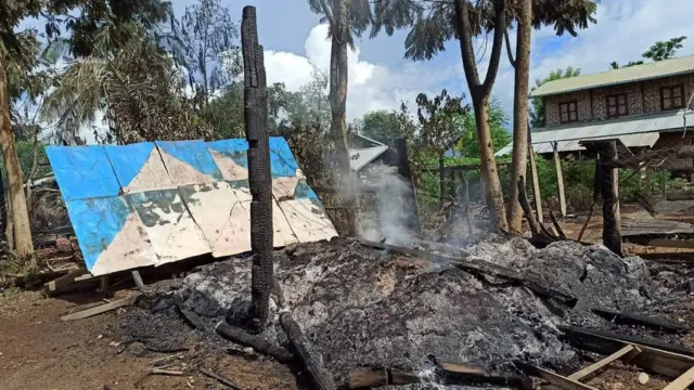 ရာဇဂြိုဟ်ရွာဟာ ကလေး တမူး ကားလမ်းအနီးမှာရှိ