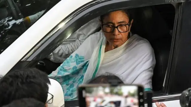మమతా బెనర్జీ, పశ్చిమ బెంగాల్, టీఎంసీలో తిరుగుబాటు