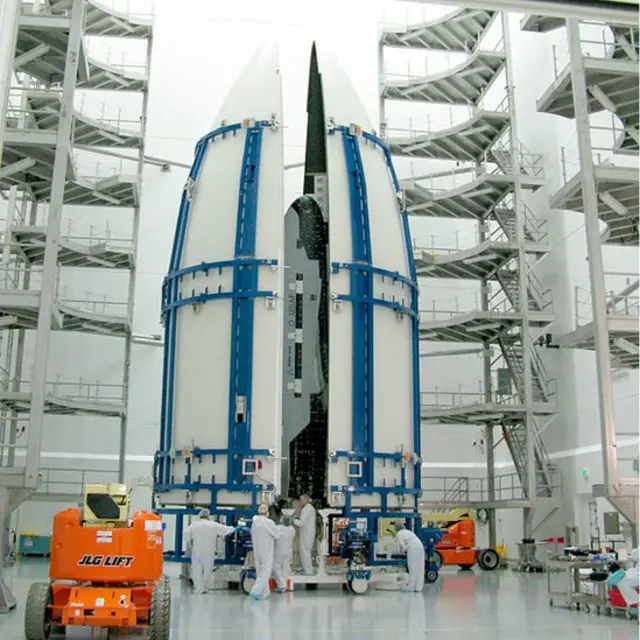 El X-37B dentro de la cápsula de lanzamiento