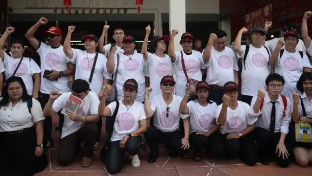 กลุ่ม “คนอยากเลือกตั้ง”เข้ารับทราบข้อหา