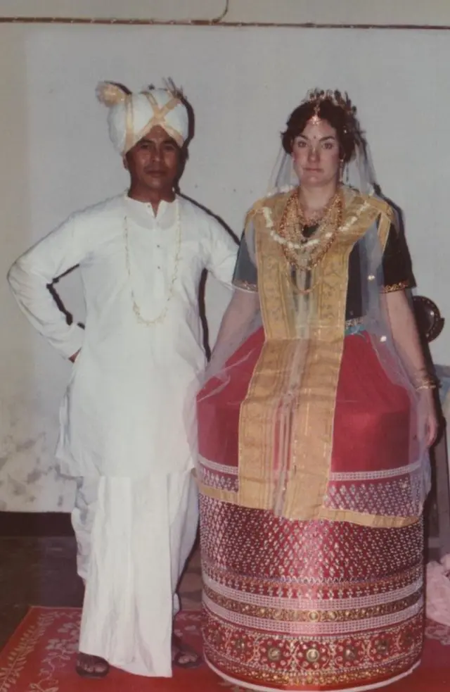 1991లో మణిపుర్‌లో తమ పెళ్లి సందర్భంగా జూపిటర్ యాంబెమ్, నాన్సీ