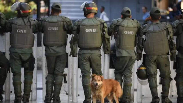 Cerco en la Asamblea Nacional.