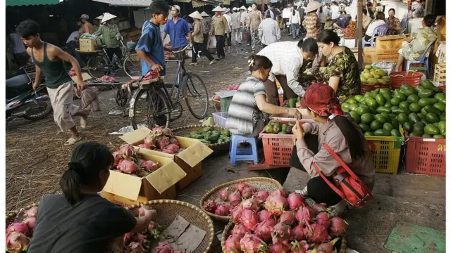 Chợ Long Biên