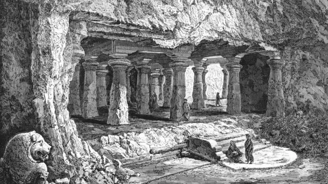 প্রাচীন আমলের একটি গুহা