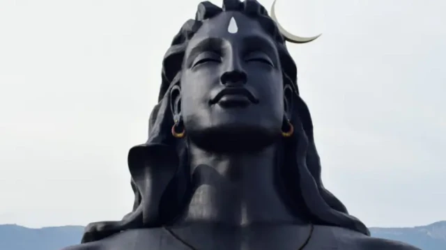 कोयंबटूर के वेल्लिंगिरी में ईशा योग केंद्र