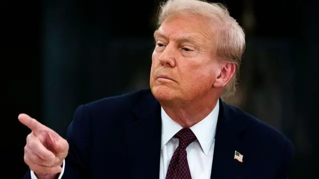 डोनाल्ड ट्रंप