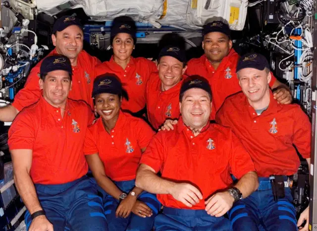 सुनिता विल्यम्स इतर अंतराळवीरांसह