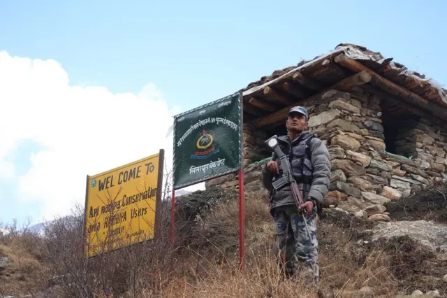 दार्चुलाको सीतापुलमा सशस्त्र प्रहरी बलको चेक पोस्ट