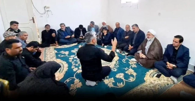 عکسی از حضور مقامهای محلی یزد در خانه امیرضا آقایی