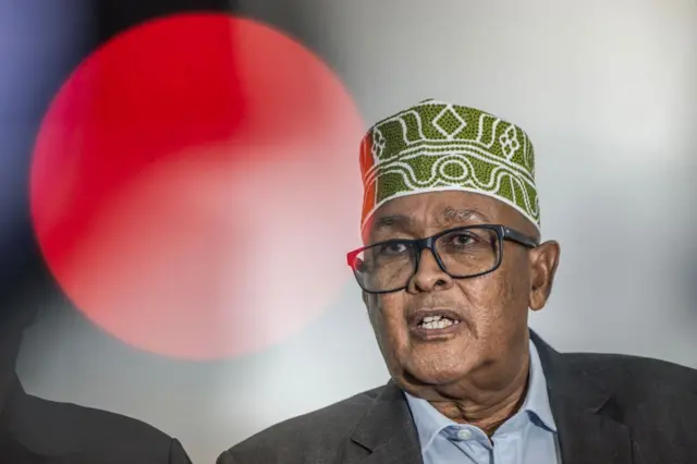 Dorgomaan pirezidantii paartii Waadaanii bakka bu'an Abdirraahimaan Mohaammad Somaaliyaa waliin mari'achuu barbaadu 