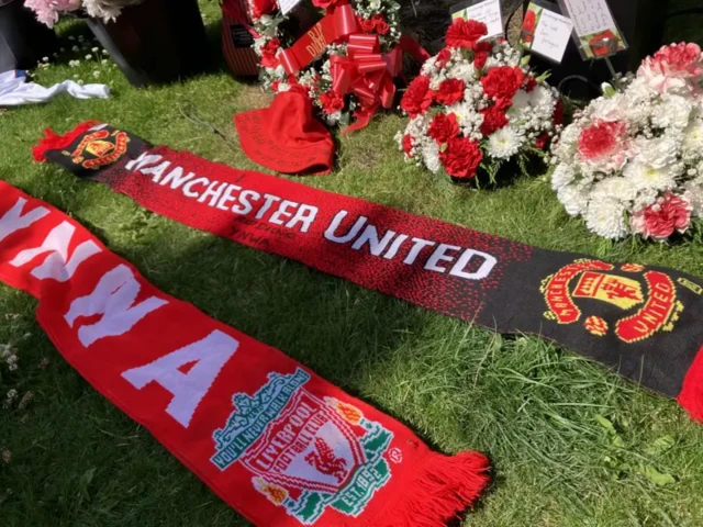 Des fleurs et des bandeaux des clubs européens