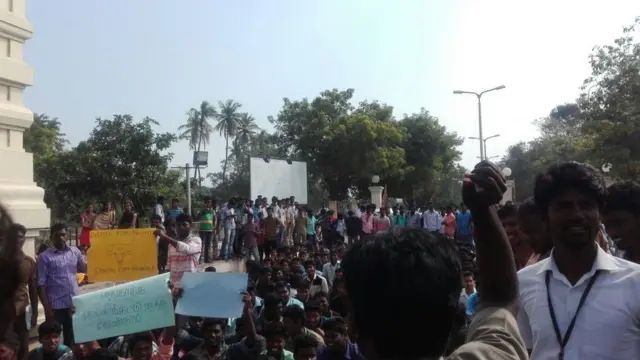 சிதம்பரத்தில் நடந்த ஜல்லிக்கட்டு ஆர்ப்பாட்டம்