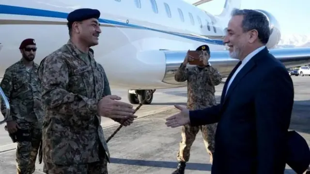 पाकिस्तानचे लष्करप्रमुख तेहरान पोहोचल्यावर, अब्बास अरागची यांनी त्यांचं स्वागत केलं होतं
