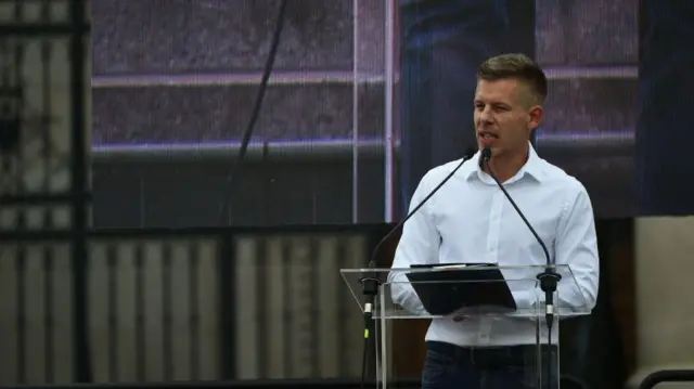 6 апреля 2024 года Петер Мадьяр выступает на антиправительственной акции протеста в Будапеште. Он организовал эту акцию после публикации аудиозаписи, в которой утверждается, что высокопоставленные правительственные чиновники были вовлечены в расследование самого громкого дела о коррупции в Венгрии со времени прихода к власти партии «Фидес», а затем удалили себя из материалов этого дела