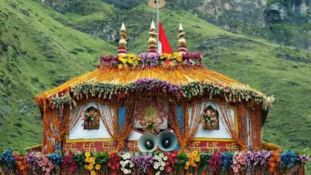 અહલ્યાબાઈ, મહારાષ્ટ્રનાં પુણ્યશ્લોક, મરાઠા મહારાણી, સોમનાથનું પુનઃનિર્માણ, ધાર્મિકસ્થળોની પુનઃસ્થાપના, પ્રજાકાર્યો, બીબીસી ગુજરાતી