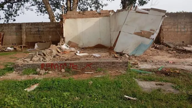 Aworan awọn ṣọọbu tijọba Kwara wó